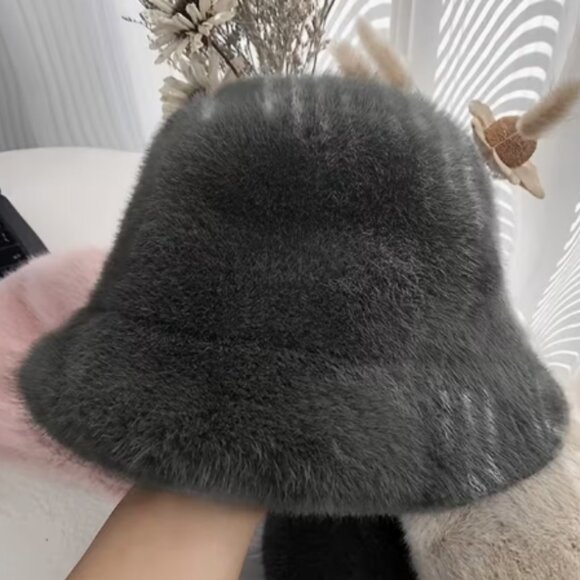 Incredibly Soft & Attractive Gray Faux Fur Bucket Hat. Realistic Look & Feel. - Picture 1 of 2